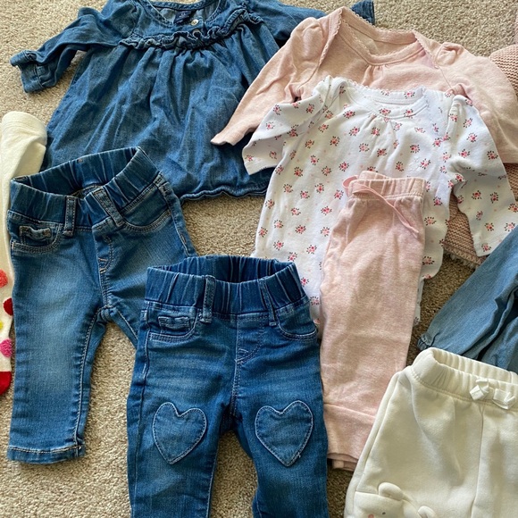 GAP Baby Bundle 0-3 Months - Picture 4 of 5